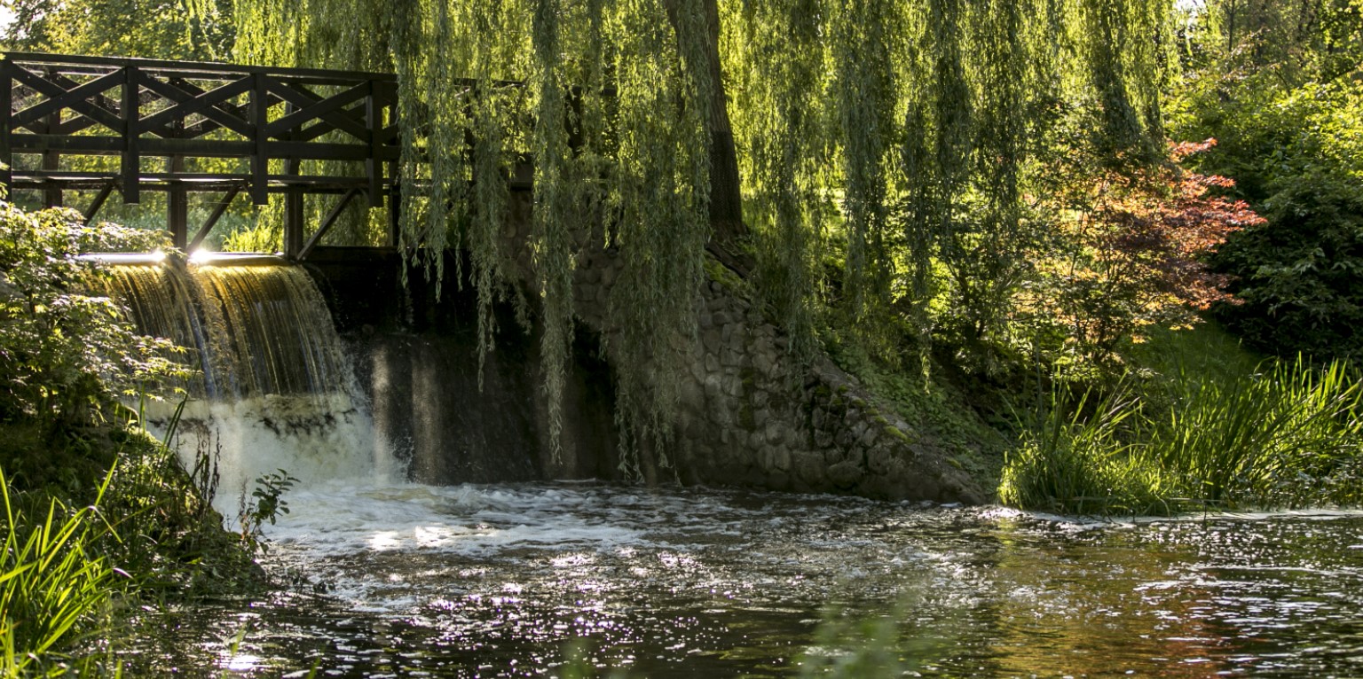 palác kaštieľ hotel reštaurácia ubytovanie apartmány izby v Poľsku Mazury