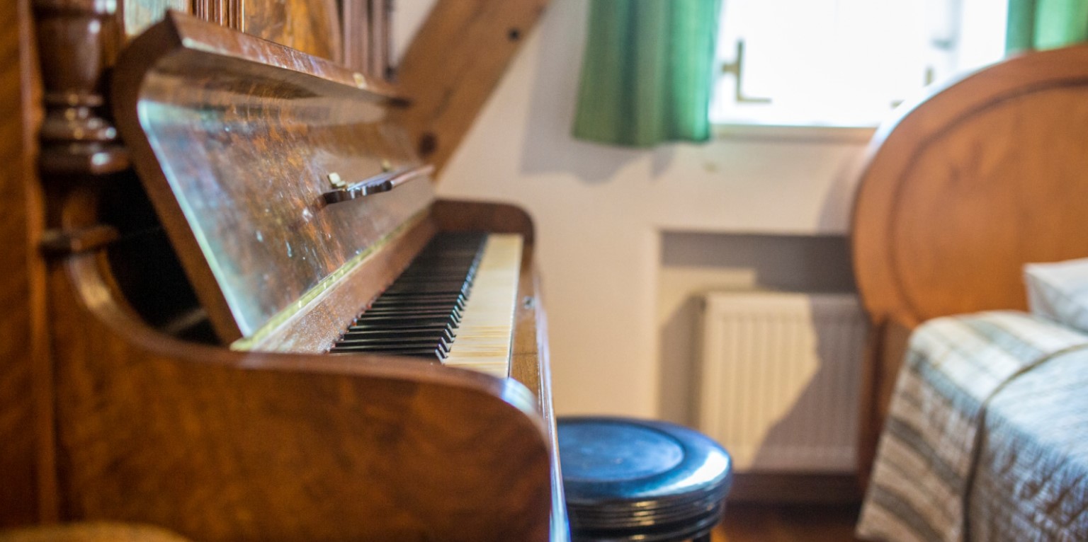 palác kaštieľ hotel reštaurácia ubytovanie apartmány izby v Poľsku Mazury